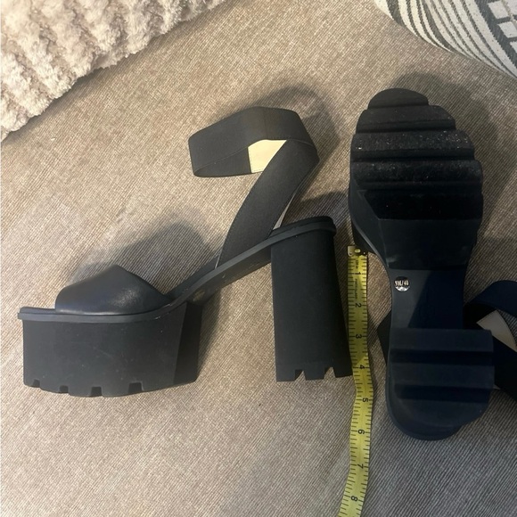 Jessica Simpson Shoes - Picture 2 of 3